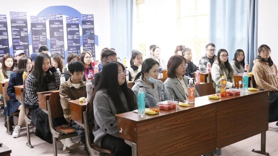 华博特教育集团4月新员工座谈会