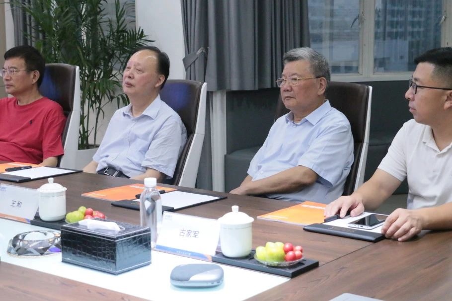 热烈欢迎浙江省人大常委会原党组书记、副主任茅临生一行莅临华博特指导